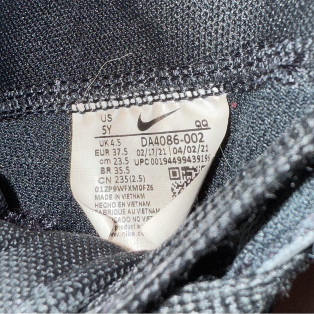Nike Blazers - Picture 2 of 2